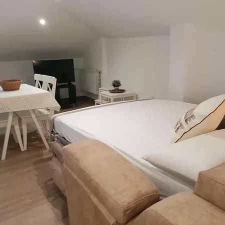 Apartment Vive El Renacimiento: Hornazo Baeza