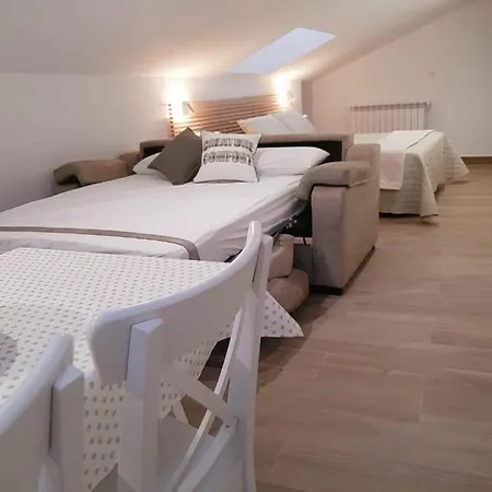 Apartment Vive El Renacimiento: Hornazo Baeza