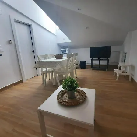 Apartment Vive El Renacimiento: Hornazo Baeza